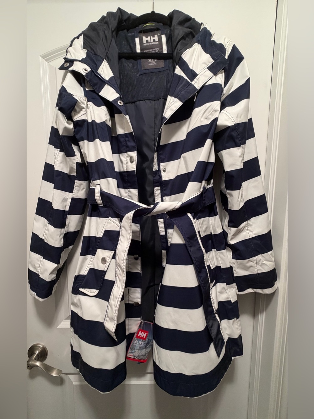 NWT Helly Hansen Lyness II Women’s XL Rain Coat Navy Stripe EPCOT Norway $160